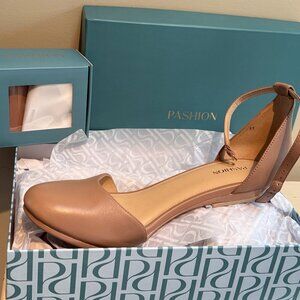 Pashion Footwear NEVER WORN The Jocelyn Heels